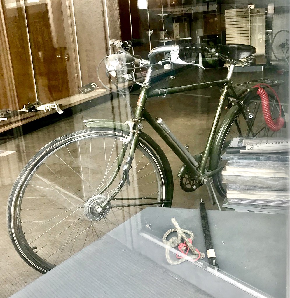 Frank’s Spoke N Wheel!! May another bicycle center Spring … Flickr