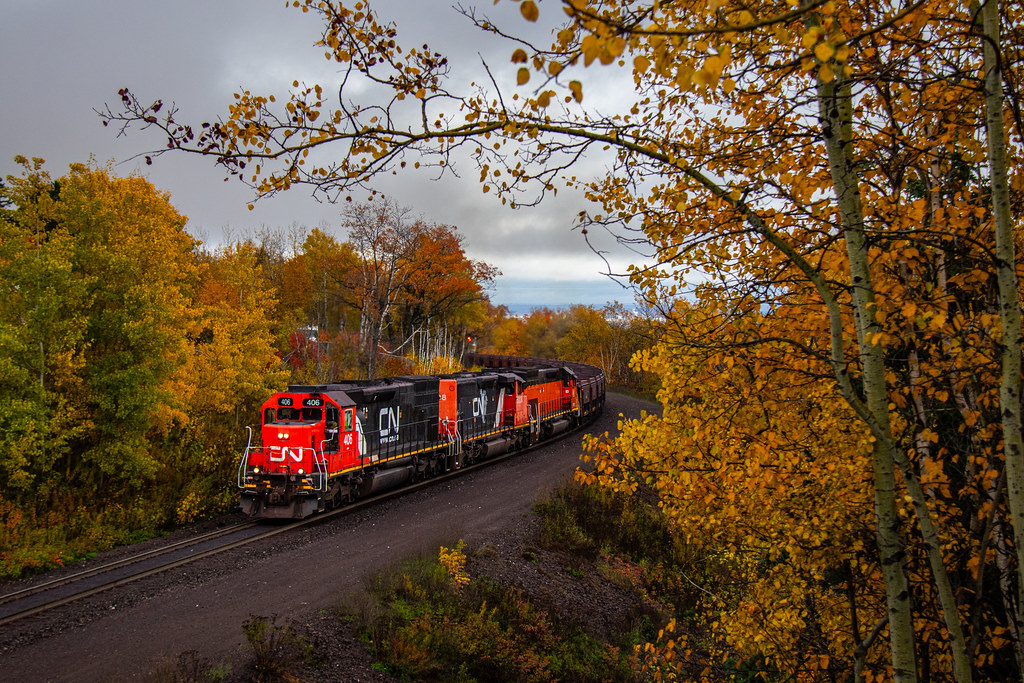 Yellows A pair of tunnel motors sandwiching an SD403 assa… Flickr