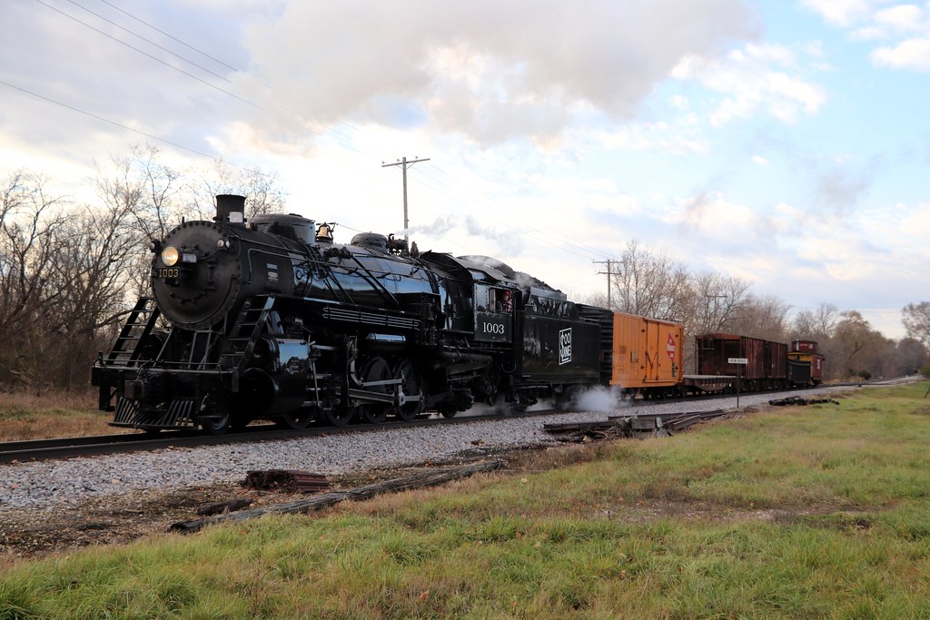 Iron Ridge The SOO 1003 passes through Iron Ridge, WI. Keith