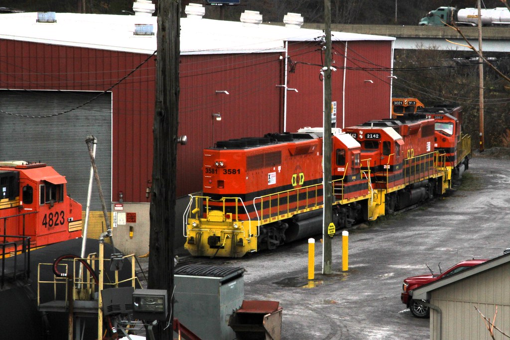 Butler, PA Line up outside the shops. davelindsell Flickr