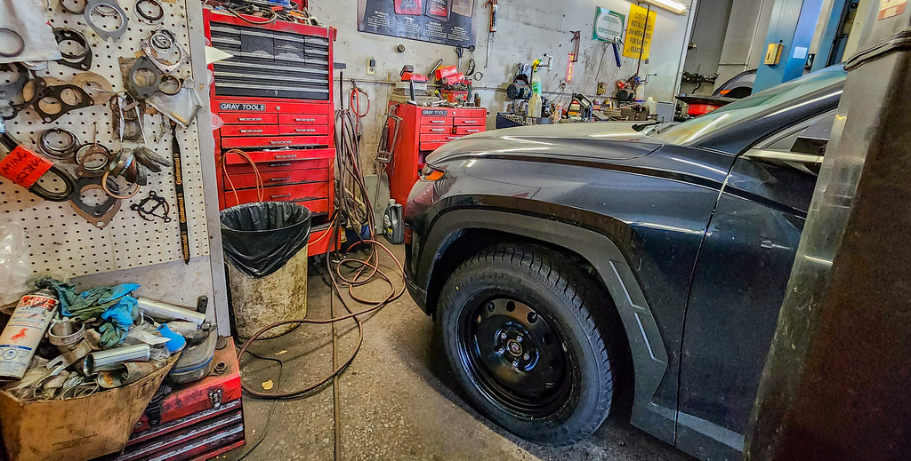 At Ming Auto, a mechanic shop in Mechanicsville, Ottawa. T… Flickr