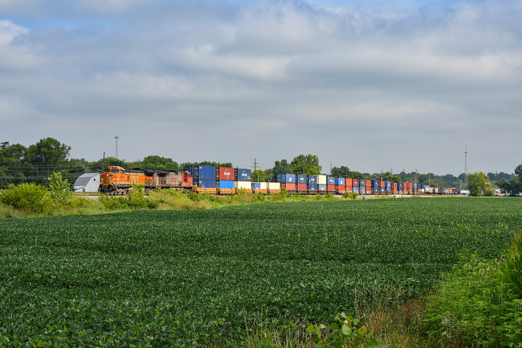 HNTWMEM THe HNTWMEM heads west out of Old Monroe Mo. Shane