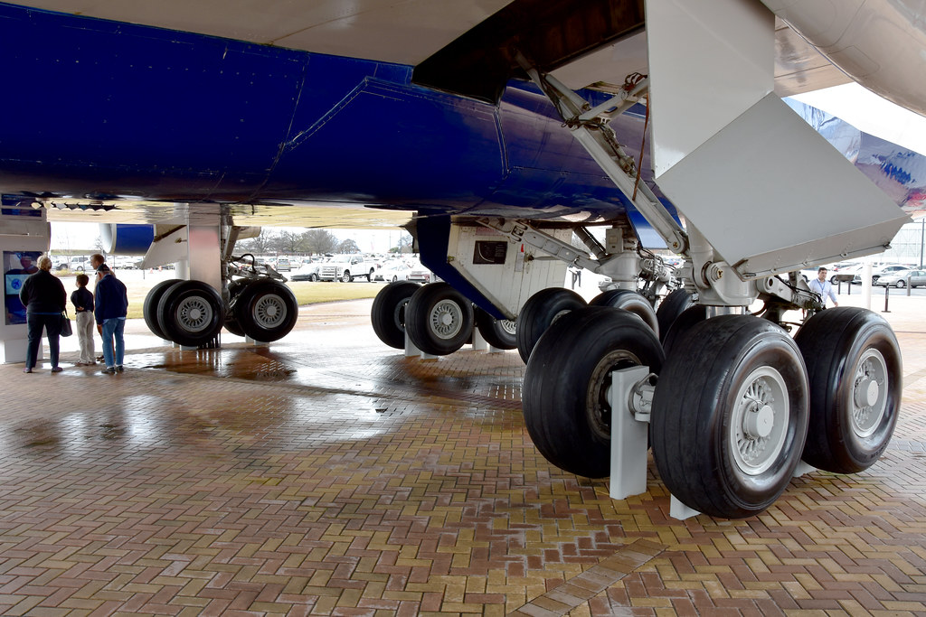 Boeing 747400 Landing Gear View a VR 180 walk through tou… Flickr