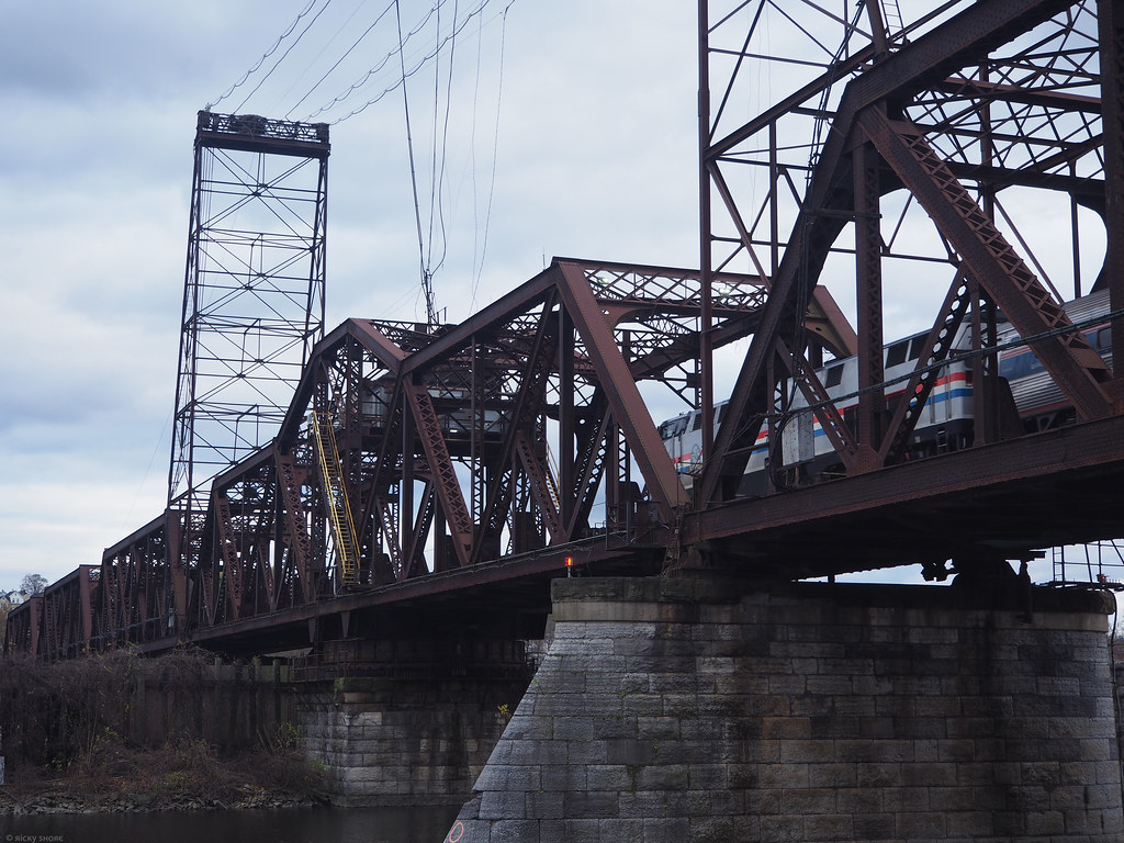 Livingston Ave. Railroad Bridge The Livingston Avenue Brid… Flickr