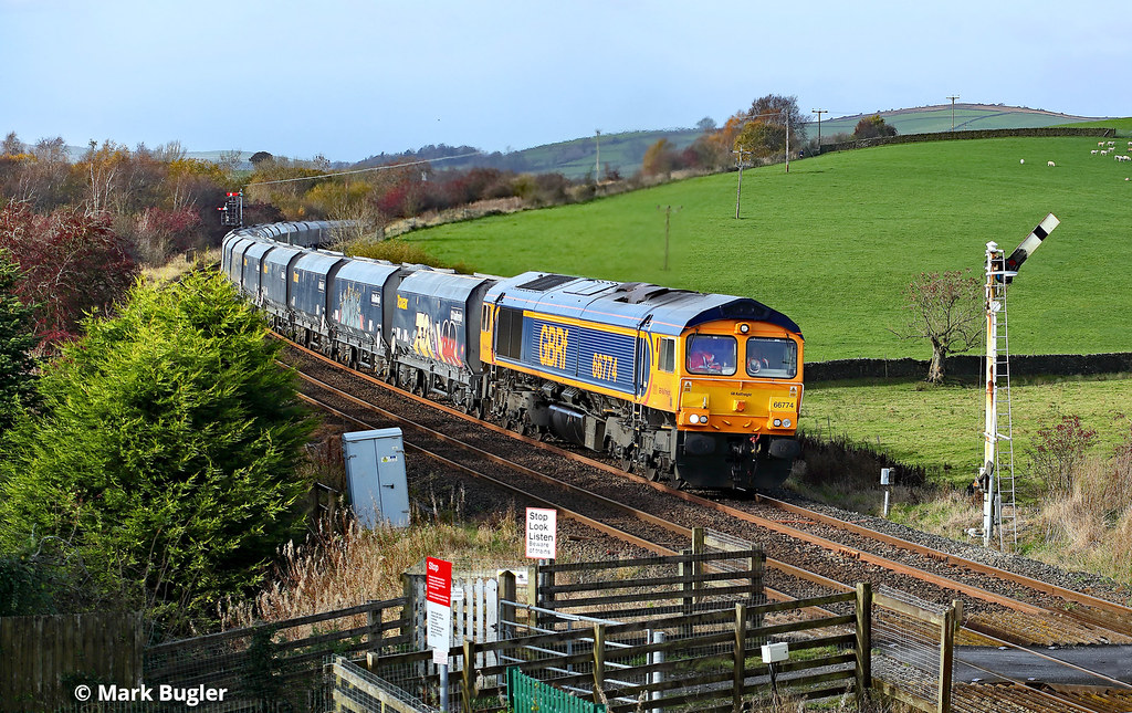 66774 Hellifield Haw Lane 6M37 (1DX_8043P) There has been … Flickr