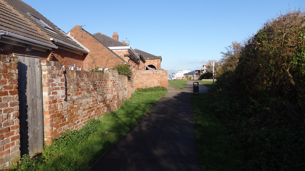 A walk along the old Hull to Hornsea Railway Walking along… Flickr