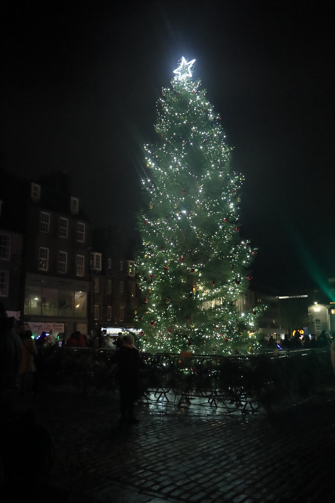Aberdeen Christmas Tree,Castlegate_nov 23_21998 Alan Longmuir. Flickr