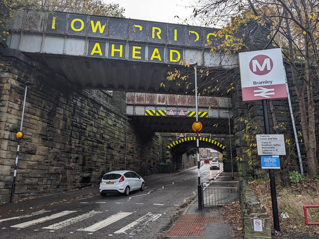 Bramley (Yorkshire) Station Totem (Bradford platform entra… Flickr