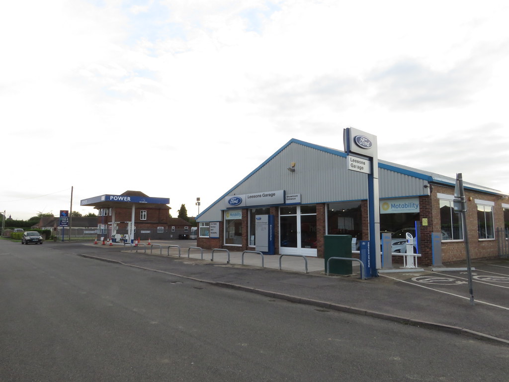 Power Leesons Garage, Railway Lane, Sutton Bridge, Linco… Flickr