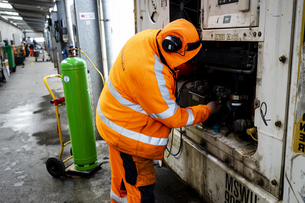 Reefer Maintenance & Repair APM Terminals Flickr