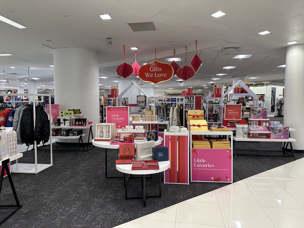 Macy’s Dadeland Mall Miami Phillip Pessar Flickr