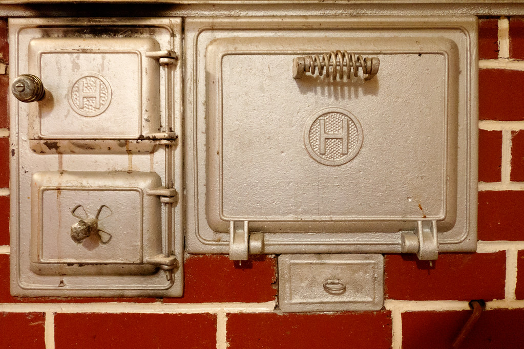 Old wood stove Henry Söderlund Flickr
