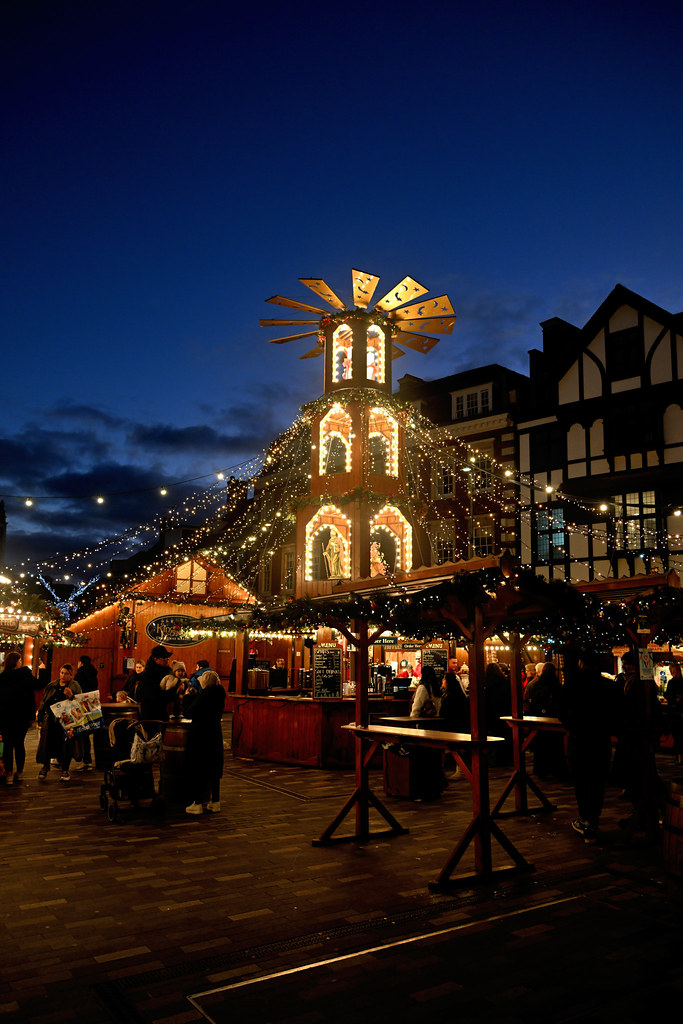 DSC_8906_ Kingston upon Thames Christmas Lights Market Pla