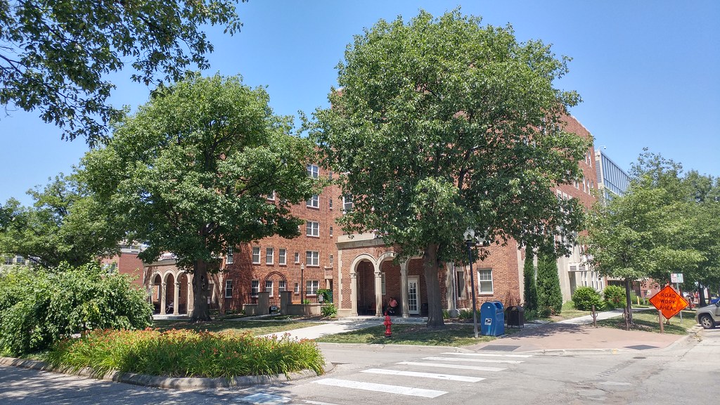 President and Ambassador Apartments, Lincoln, NE **Preside… Flickr