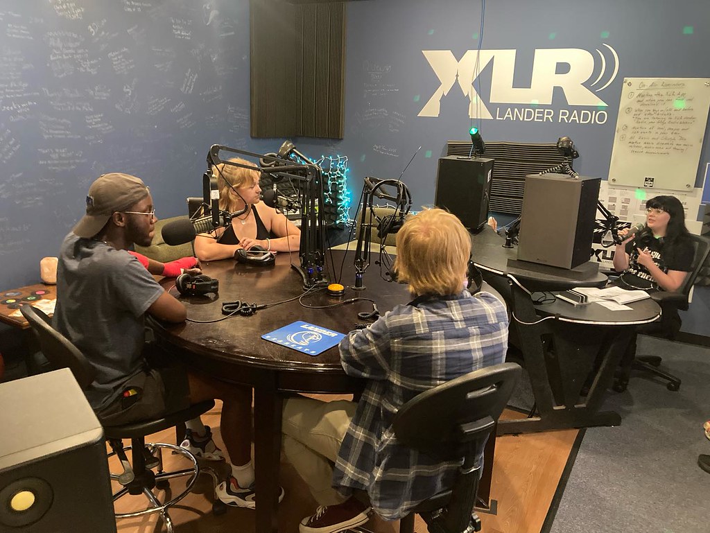376269589_18090545827367784_7170049655442146415_n XLR Lander Radio