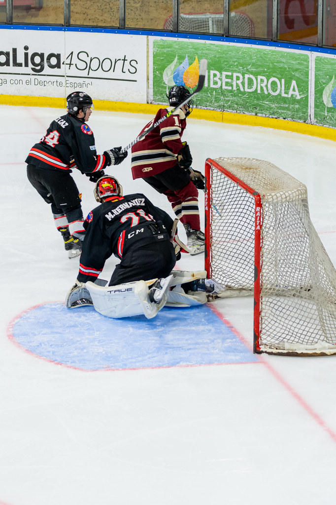AmistosoMJDLoomis(25nov23)2246 Hockey Hielo Majadahonda Flickr