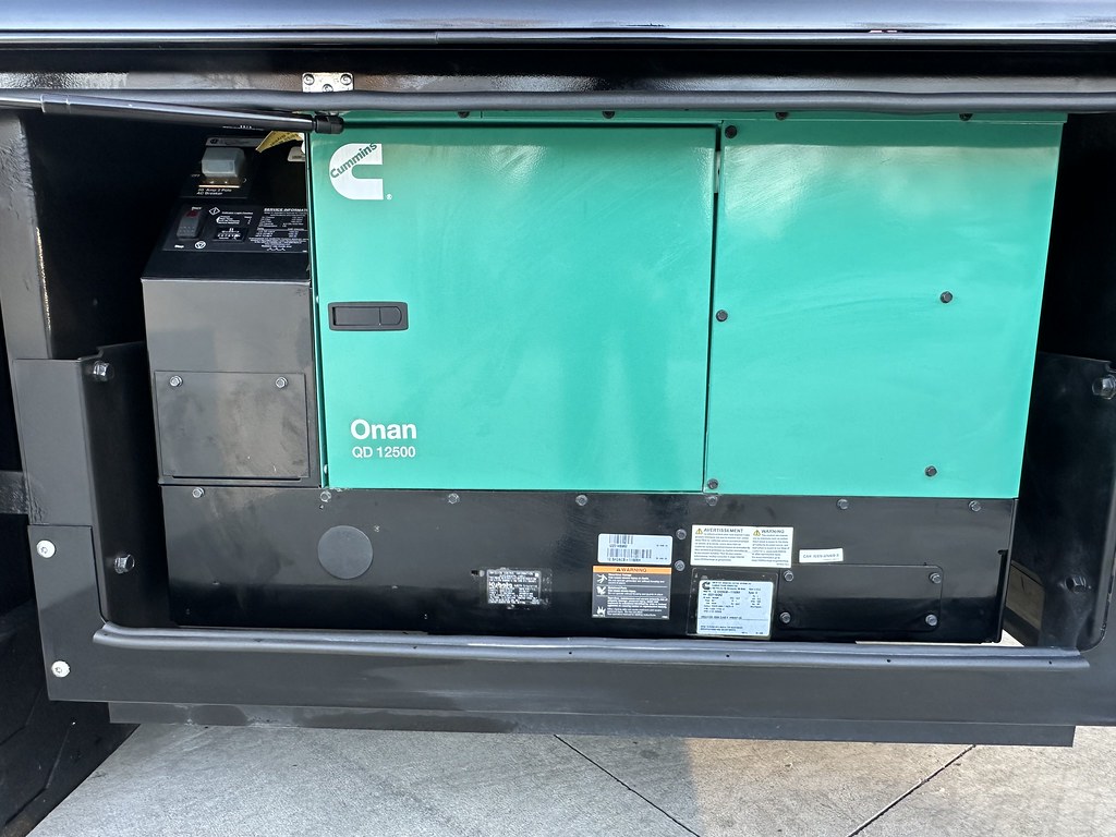 2023 Renegade Classic 45CBF 600HP Triple Slide Bunks Sleep… Flickr