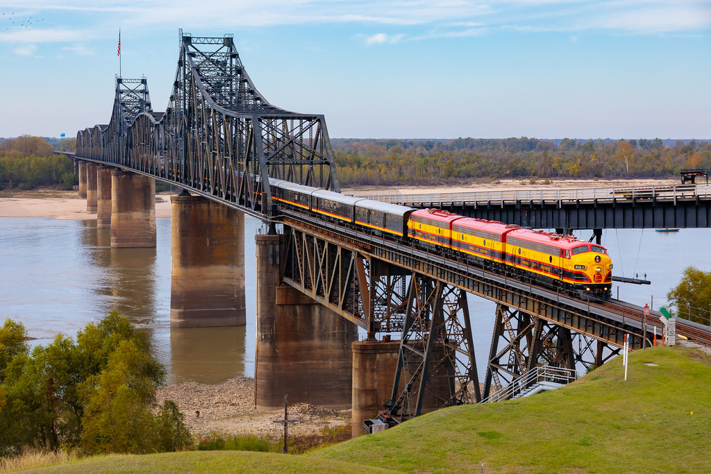KCS 1 Vicksburg The Holiday Express crossing the Mississip… Flickr