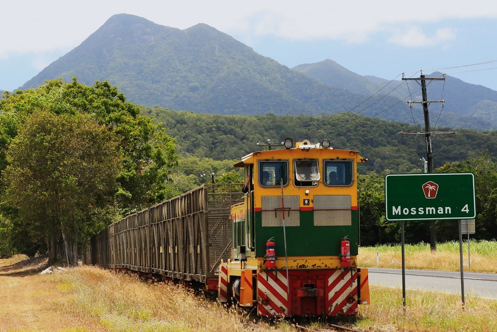 Queensland Sugar cane train near Mossman FNQ Gregory Cope Flickr