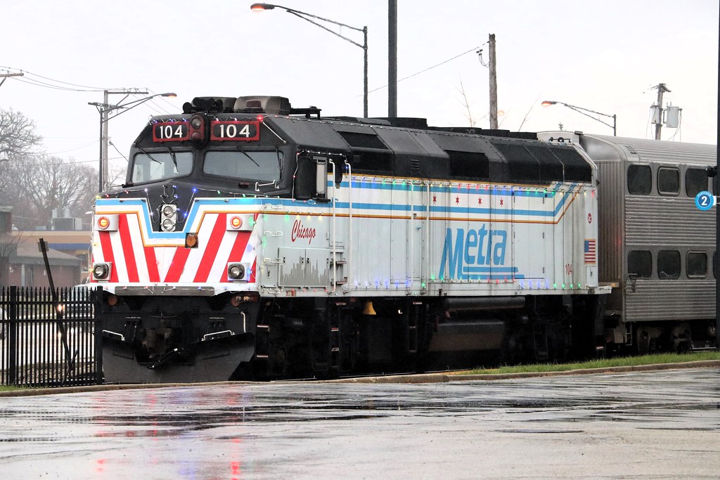 Wood Dale Metra 104 the City of Chicago Unit/ Christmas un… Flickr