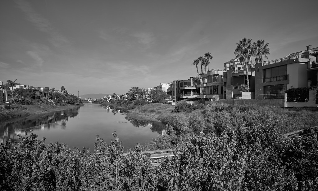 23121sl2sv2118L1000463 Marina Del Rey, CA. Voigtlande… Flickr