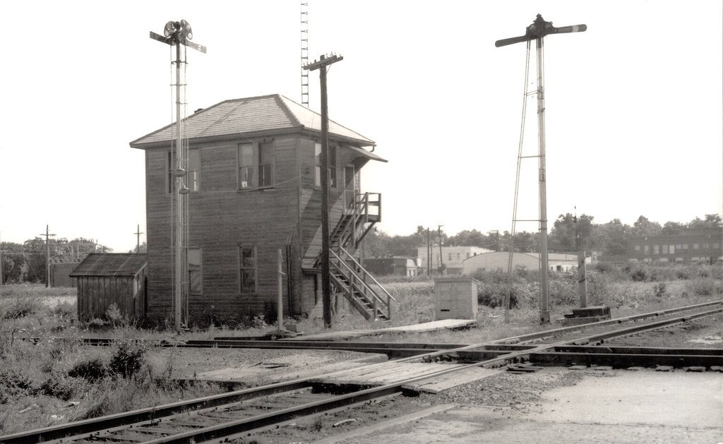 Semaphore Sunday This view of C&EI's Hoopeston tower was t… Flickr