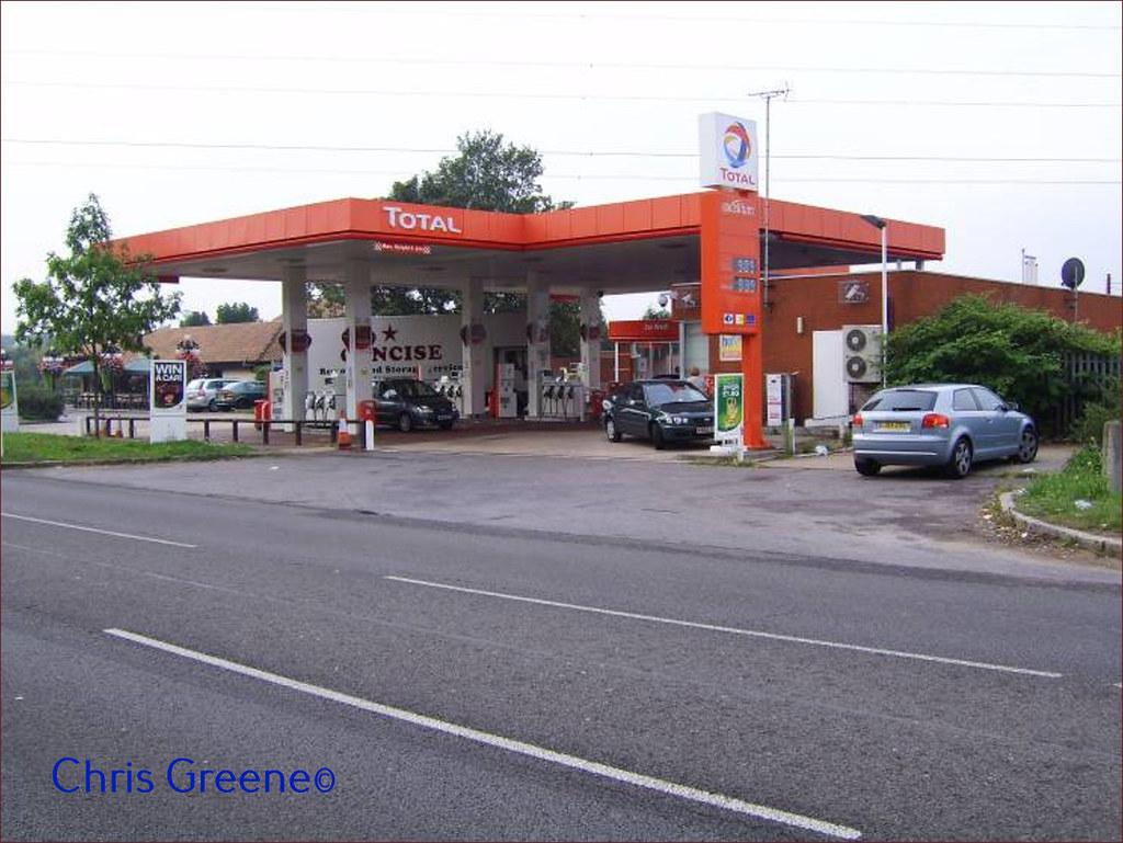 Bushey, Elton Way service station, WD25 8HH, April 2007 (n… Flickr