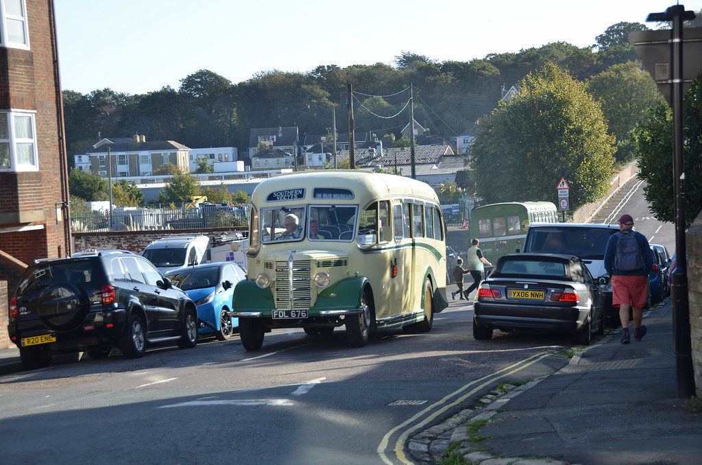 DB10405 FDL676 , 20231014 SAT , PARK ROAD , RYDE , IOW Flickr