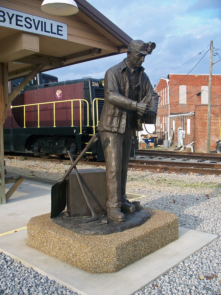 OH Byesville Sculpture Coal miner sculpture in Byesville… Flickr