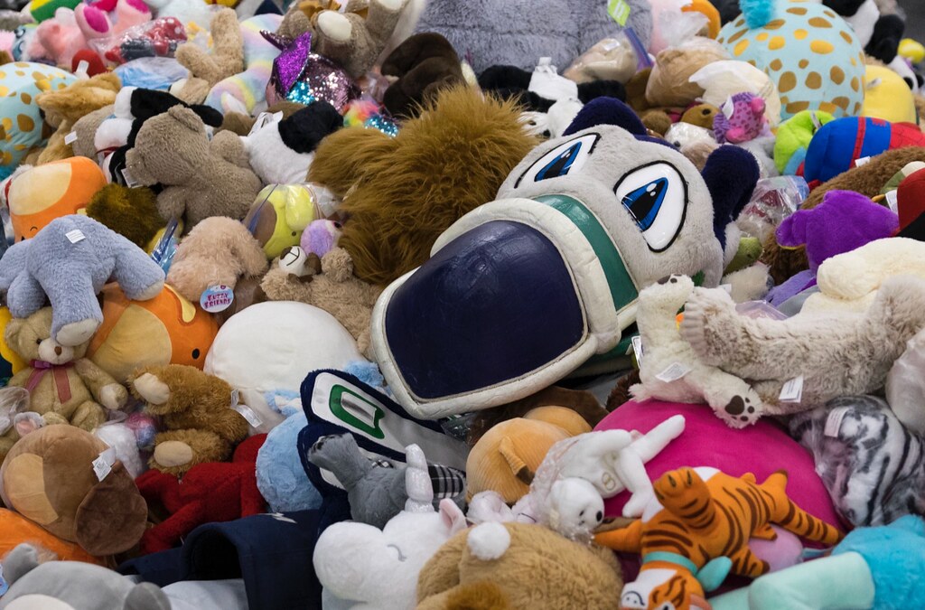 20231202 vs Kelowna (misc sources) Flickr