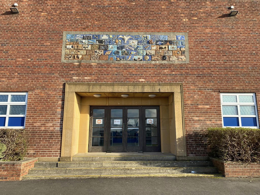 Wey Valley School, Weymouth The school was originally Broa… Flickr