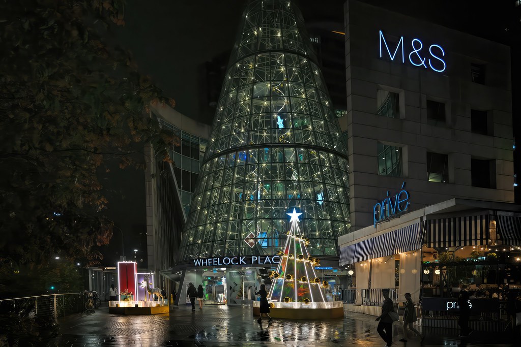 Wheelock Place Decorations lightedup along the walkway of… Flickr