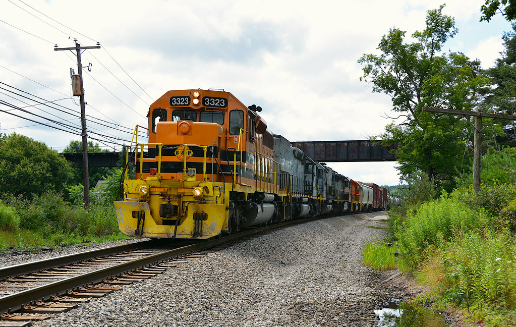 B&P 3323 NB. Brockway, PA Looking through some older train… Flickr