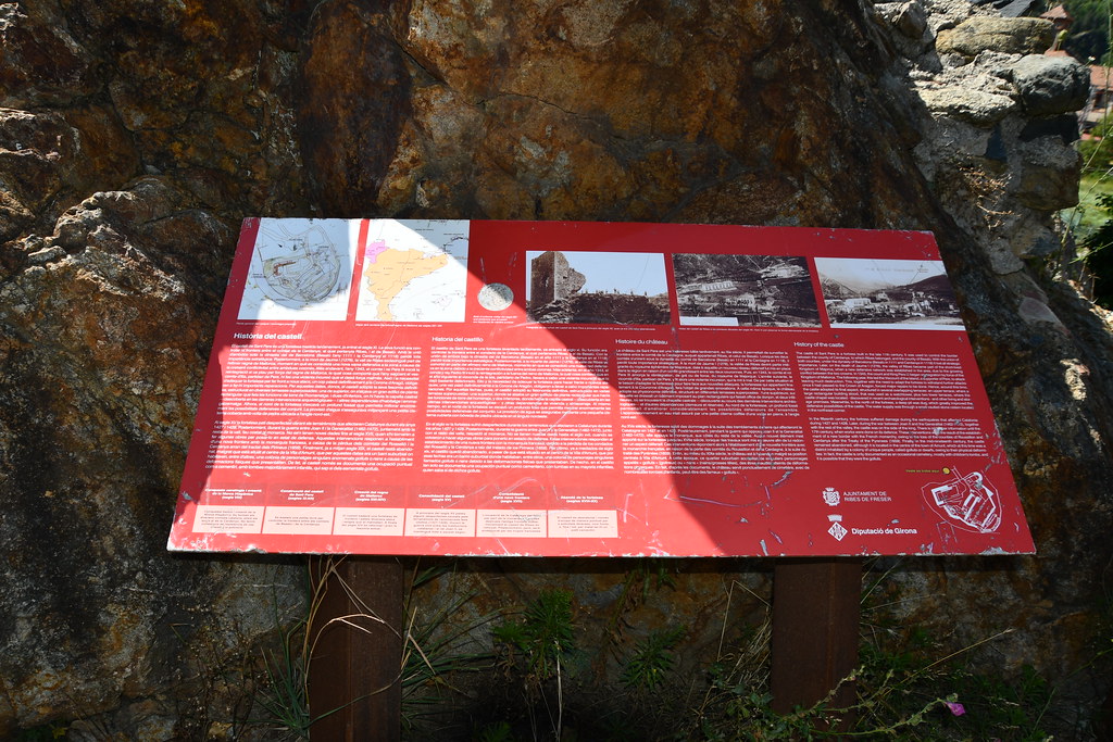 Castell de Ribes de Freser o Castell de Sant Pere El caste… Flickr