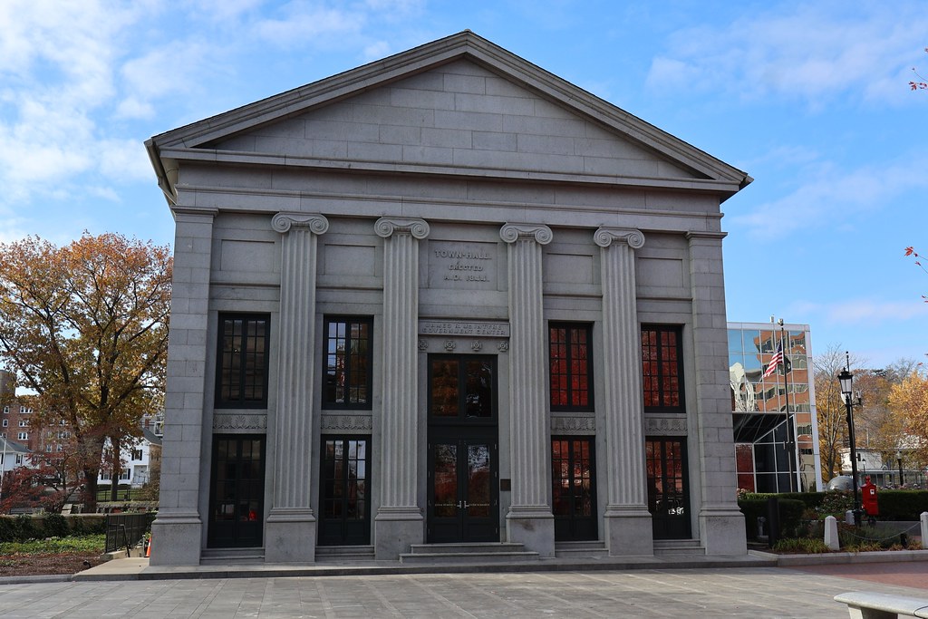 Quincy Town Hall The historic Quincy City Hall, located a… Flickr