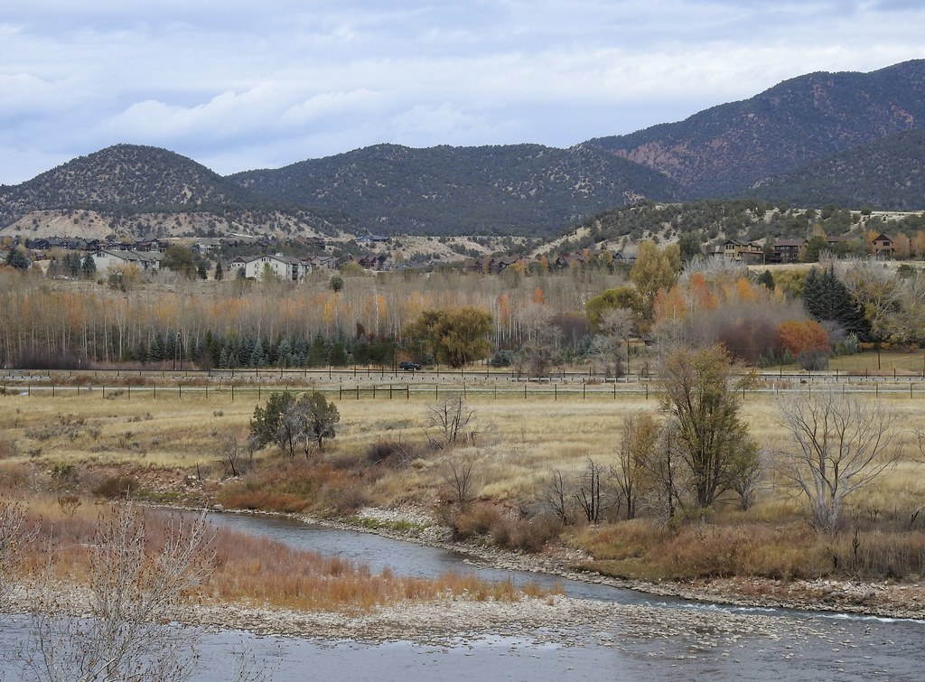 Fall Fall along the Colorado River New Castle, Colorado Lucy MerrillHills Flickr