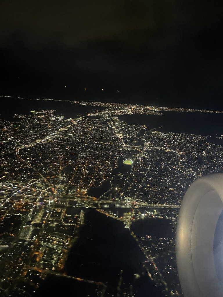 12/5/23 flying from new york to iceland livie Flickr