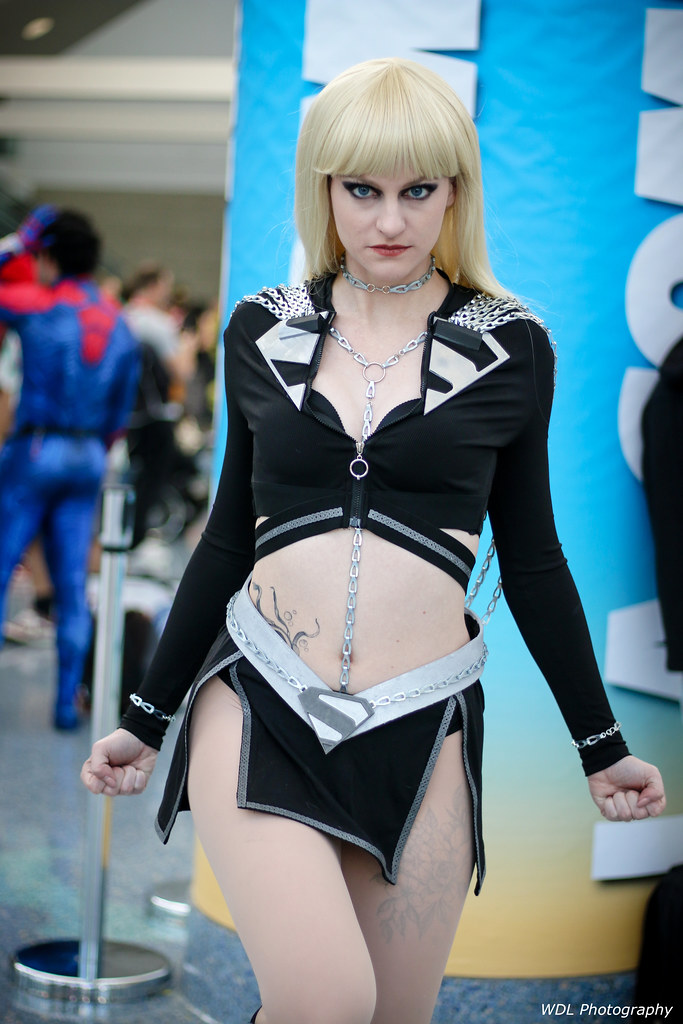 IMG_8245 | Dark Supergirl Cosplayer: Lucky Lemon Cosplay www… | Flickr