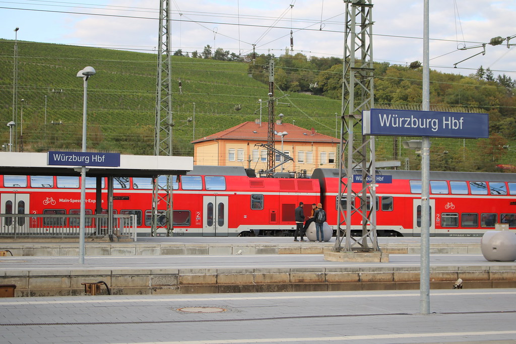 DB Triebwagen 445 055 als RE 55 MainSpessartExpress nac… Flickr