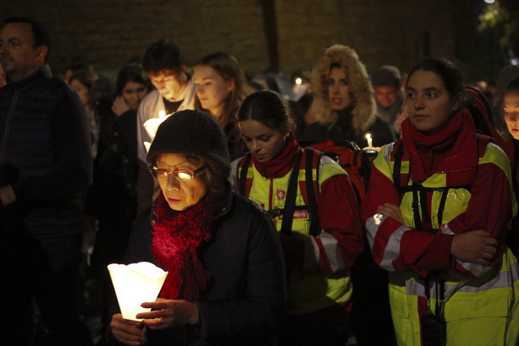 8 décembre 2023 Pour remercier la Vierge Marie, les lyonna… Flickr