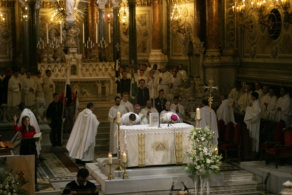 8 décembre 2023 Pour remercier la Vierge Marie, les lyonna… Flickr