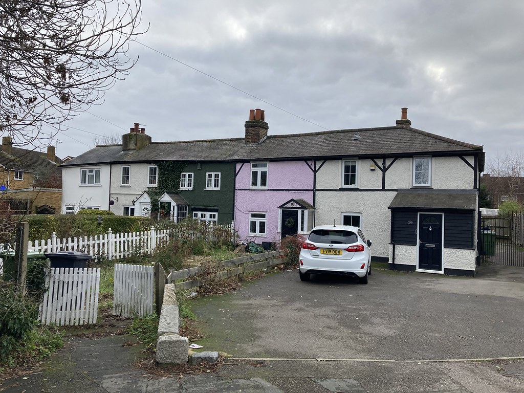 Nice old cottages ,off Windmill lane ,Cheshunt ,Herts . Flickr