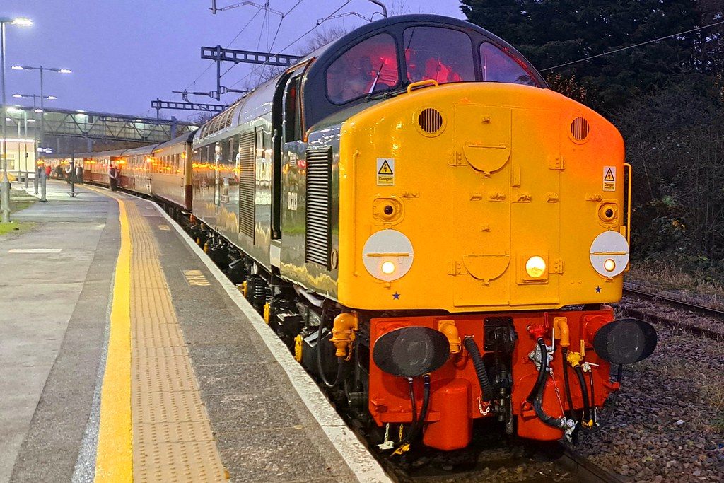 D213 (40013). 1Z88 0631 Gloucester to Canterbury West. david