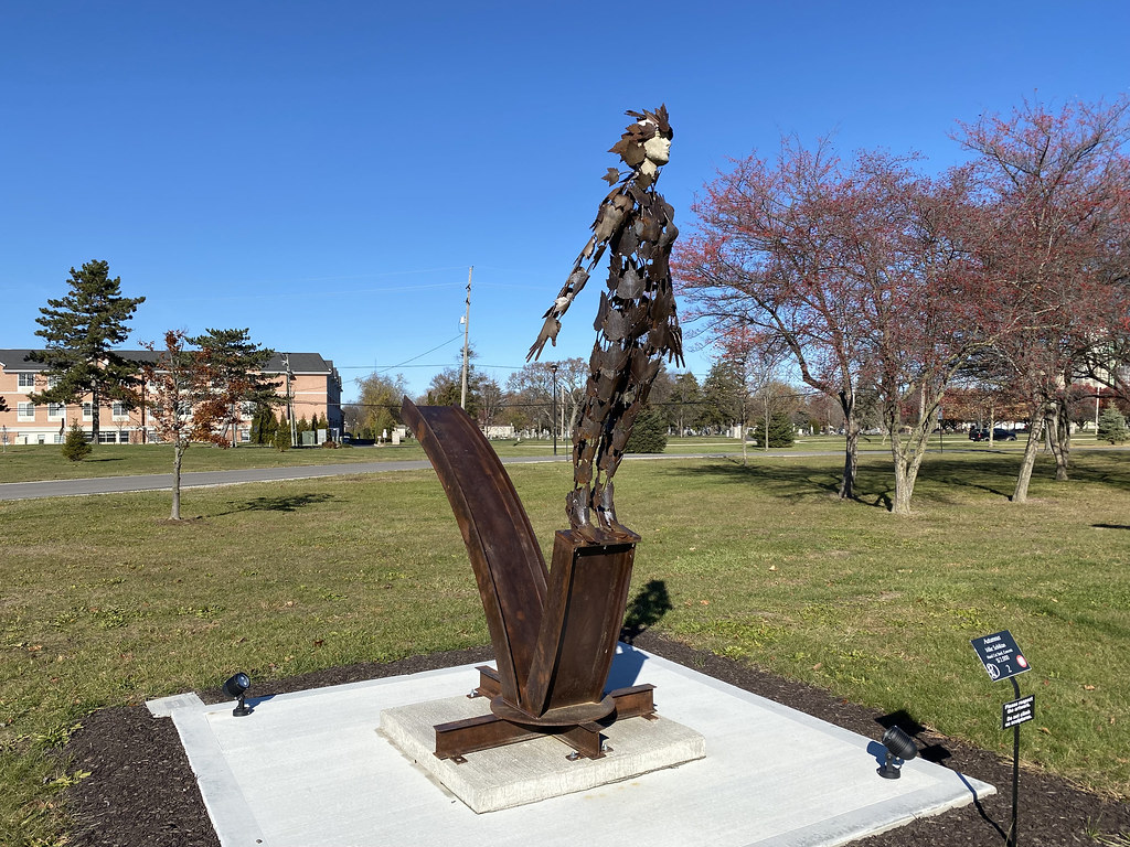 OH Perrysburg Woodlands Park Sculpture 3 Sculpture at Wo… Flickr