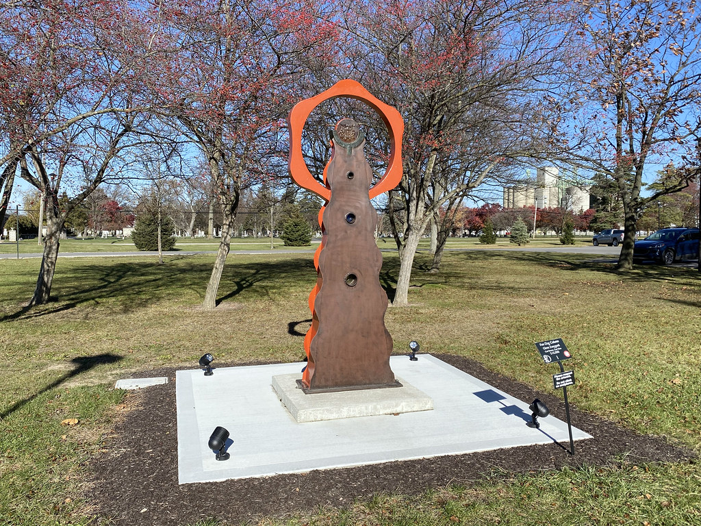OH Perrysburg Woodlands Park Sculpture 2 Sculpture at Wo… Flickr