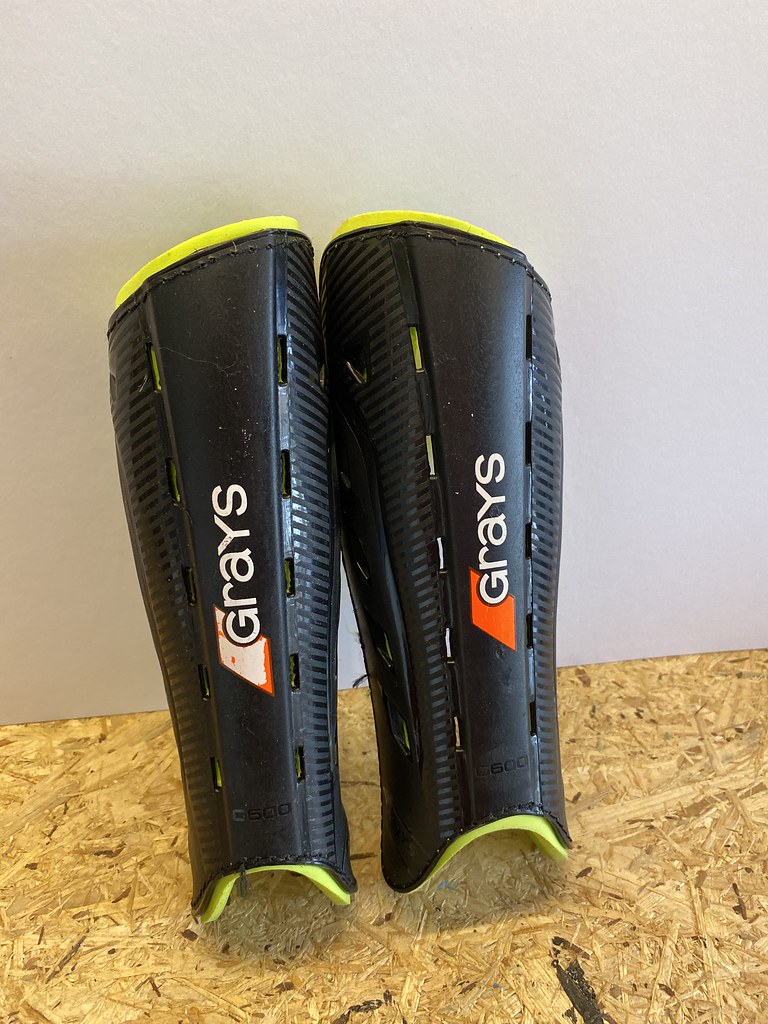 022 Shin pads grays G600 Small/ X Small(?) Hockey Kit Swap