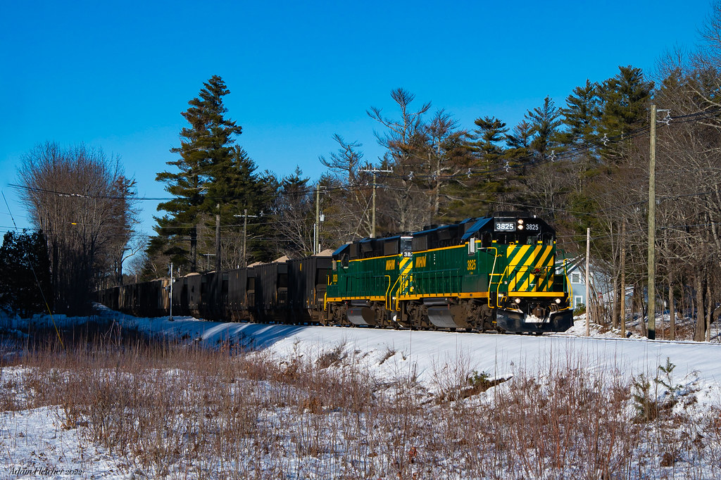 Wakefield New Hampshire Northcoast D8 speeds south through… Flickr