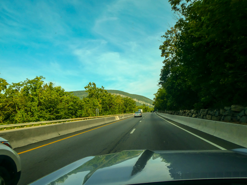 P1200504 Heading up to the Delaware Water Gap. Robert Peal Flickr