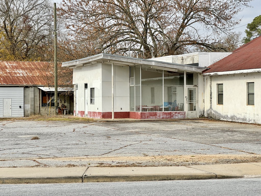 Former Esso Service Station, College Street and Tench Stre… Flickr
