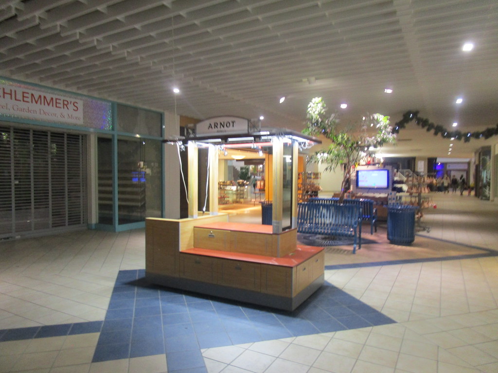 Arnot Mall Big Flats (Horseheads), NY. January 2023. If yo… Flickr